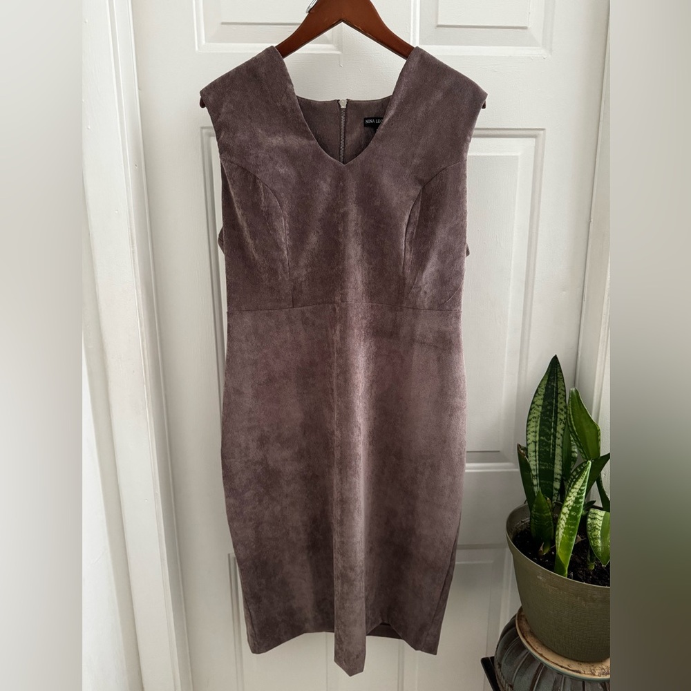 Nina Leonard Midi Sheath Dress, size XL
Light Brown